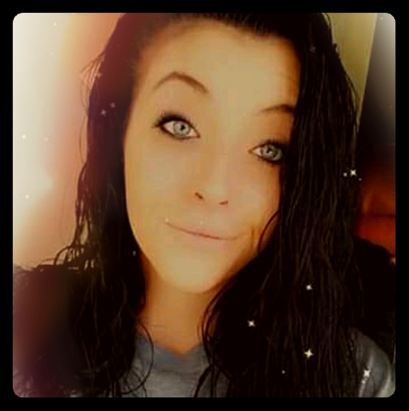 Meet your Posher, Faith - Picture 1 of 1